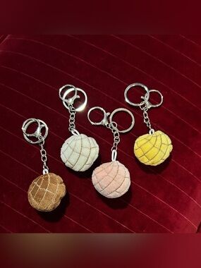 Plush Mexican concha sweetbread Keychain. Each sold separately.